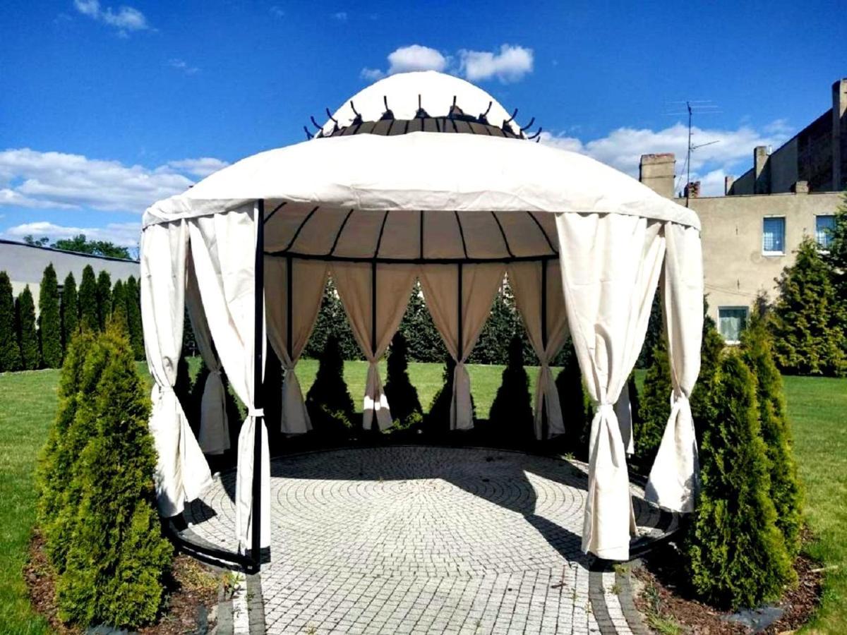 Hotel Feniks Gniezno Exterior photo