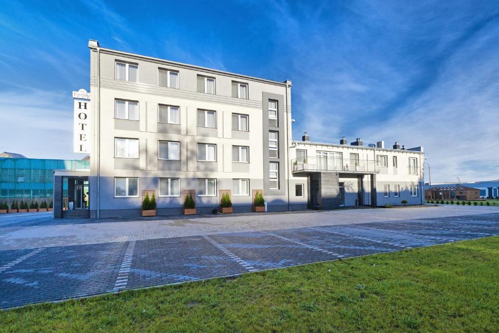 Hotel Feniks Gniezno Exterior photo